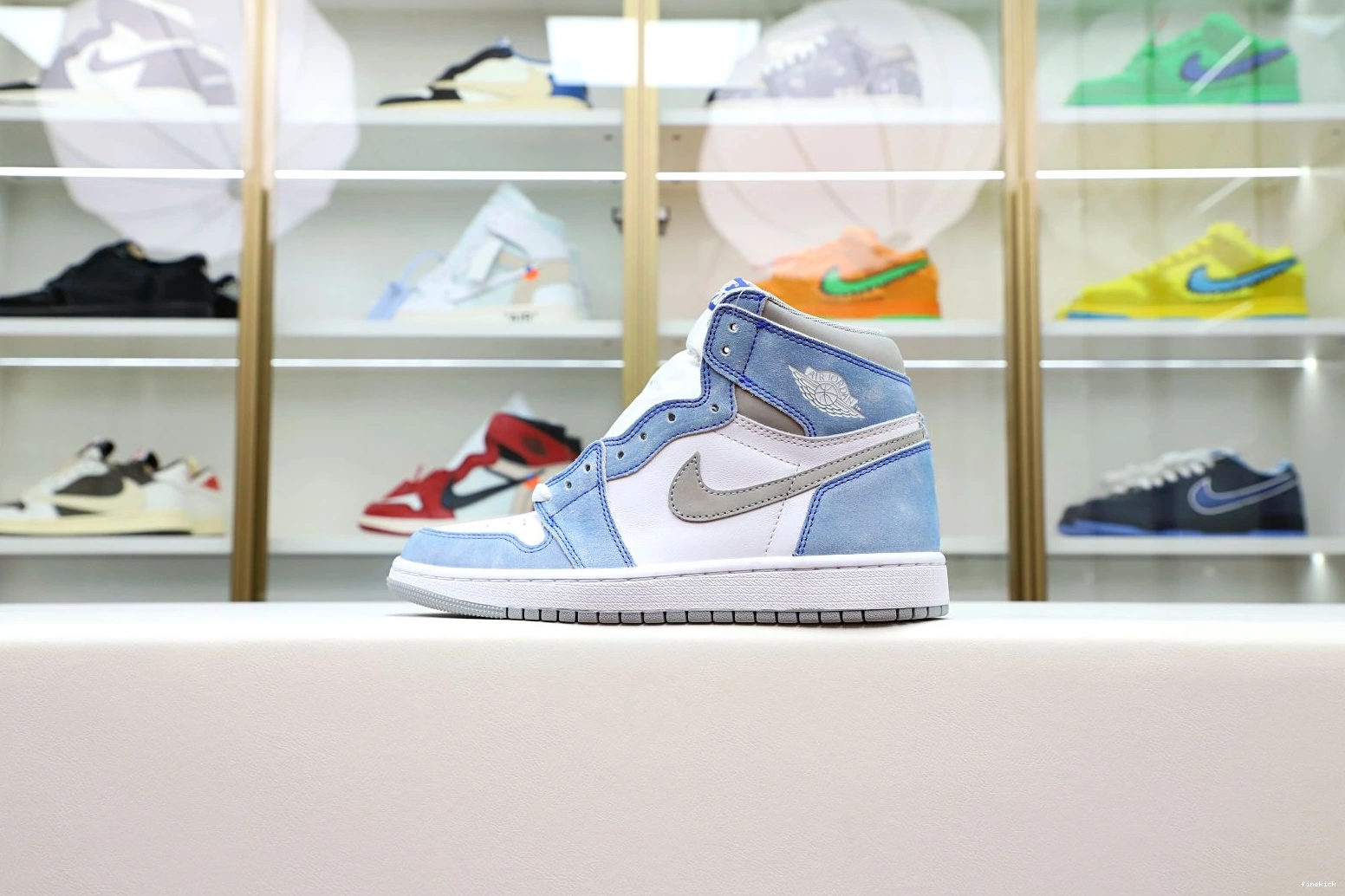 'HYPER RETRO 1 AIR JORDAN HIGH OG ROYAL' 1226